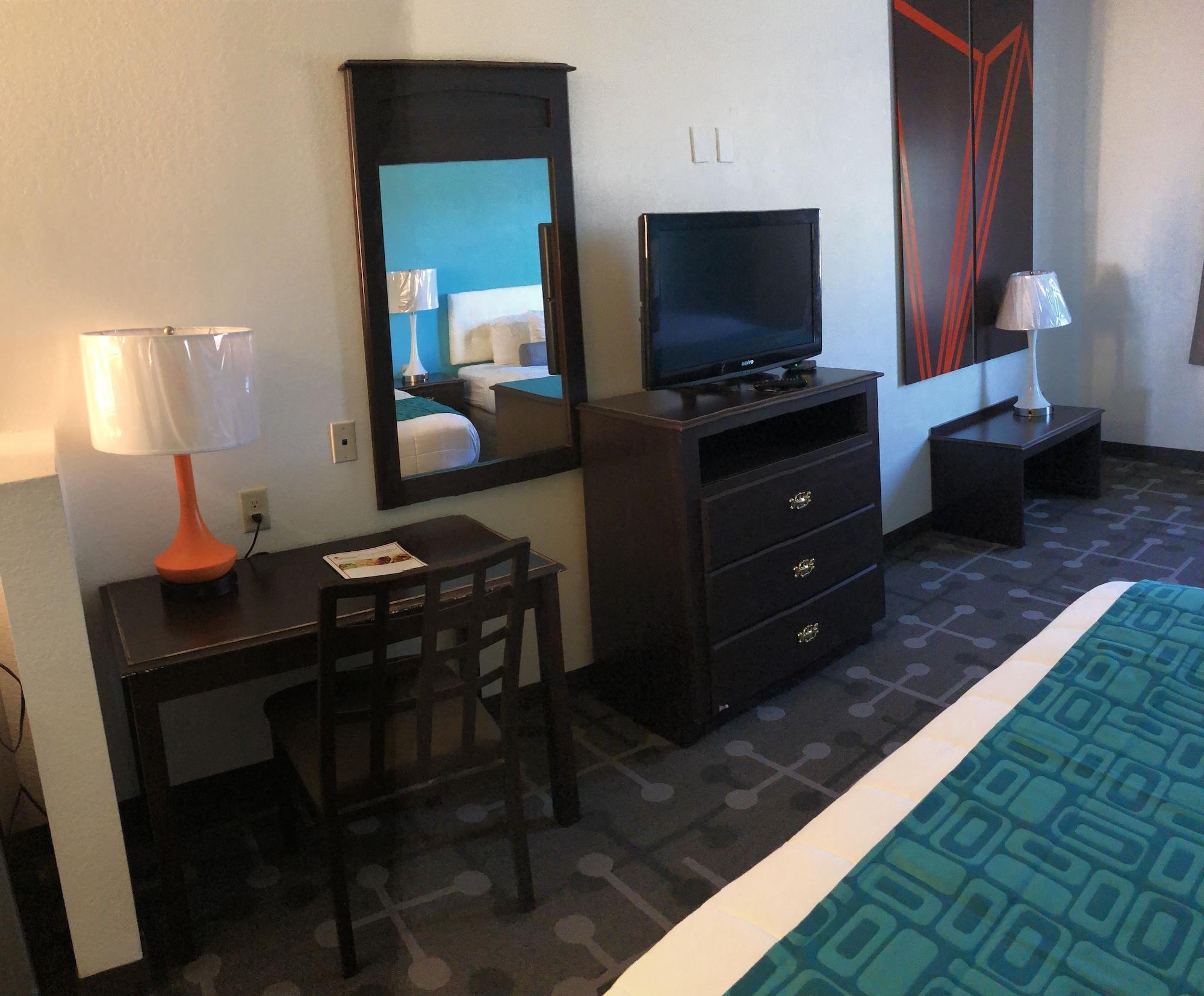 Howard Johnson By Wyndham Lubbock Tx Buitenkant foto