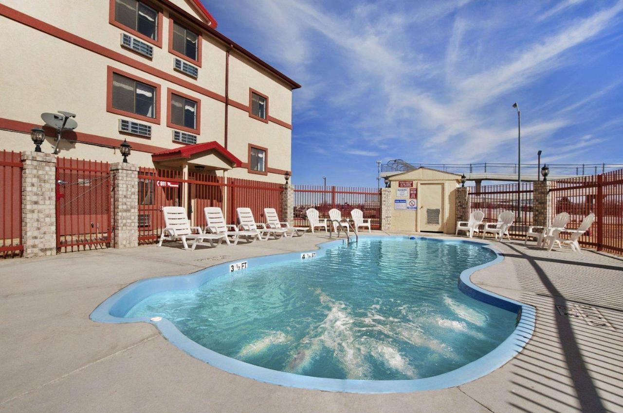 Howard Johnson By Wyndham Lubbock Tx Buitenkant foto