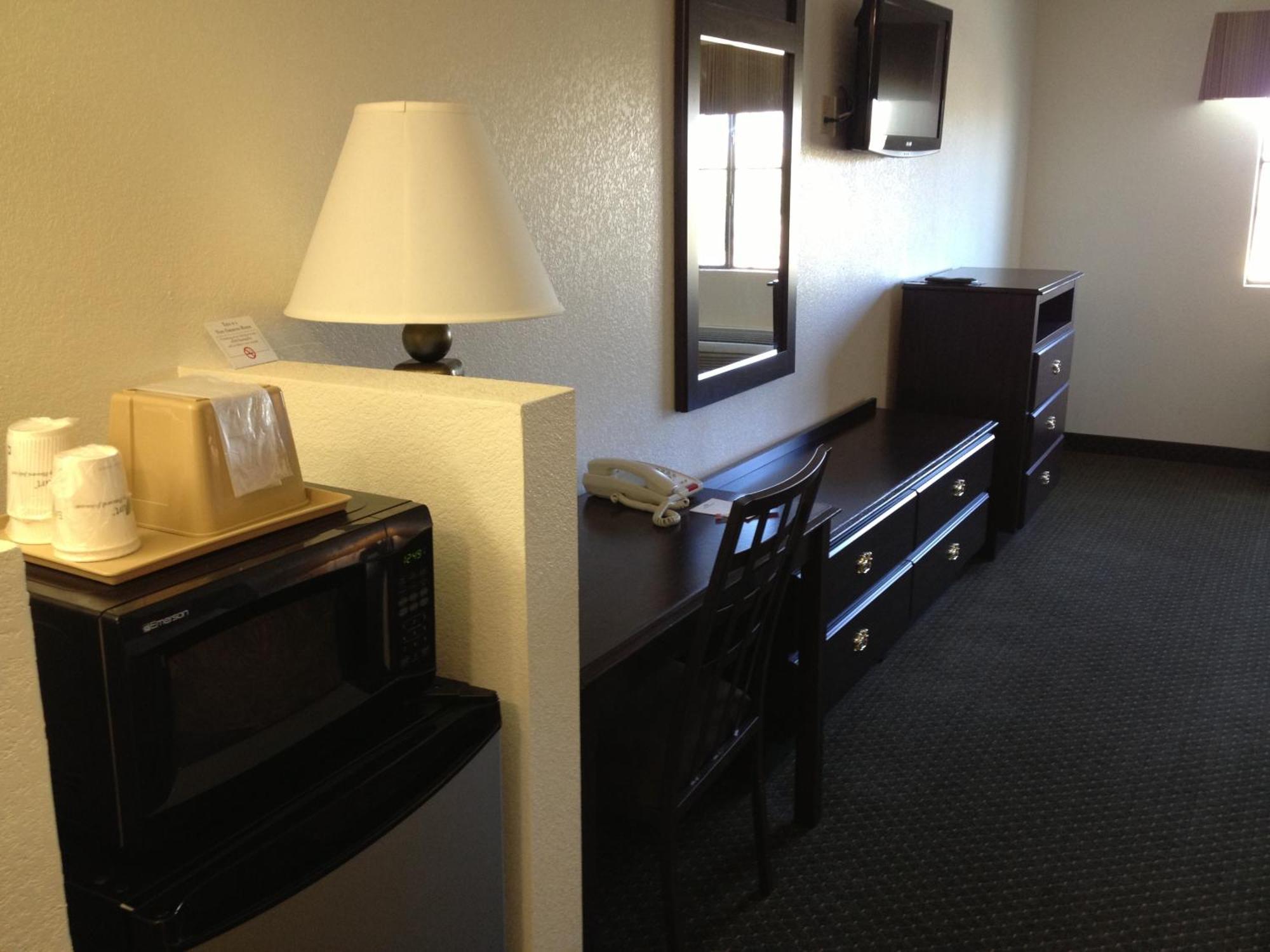 Howard Johnson By Wyndham Lubbock Tx Buitenkant foto