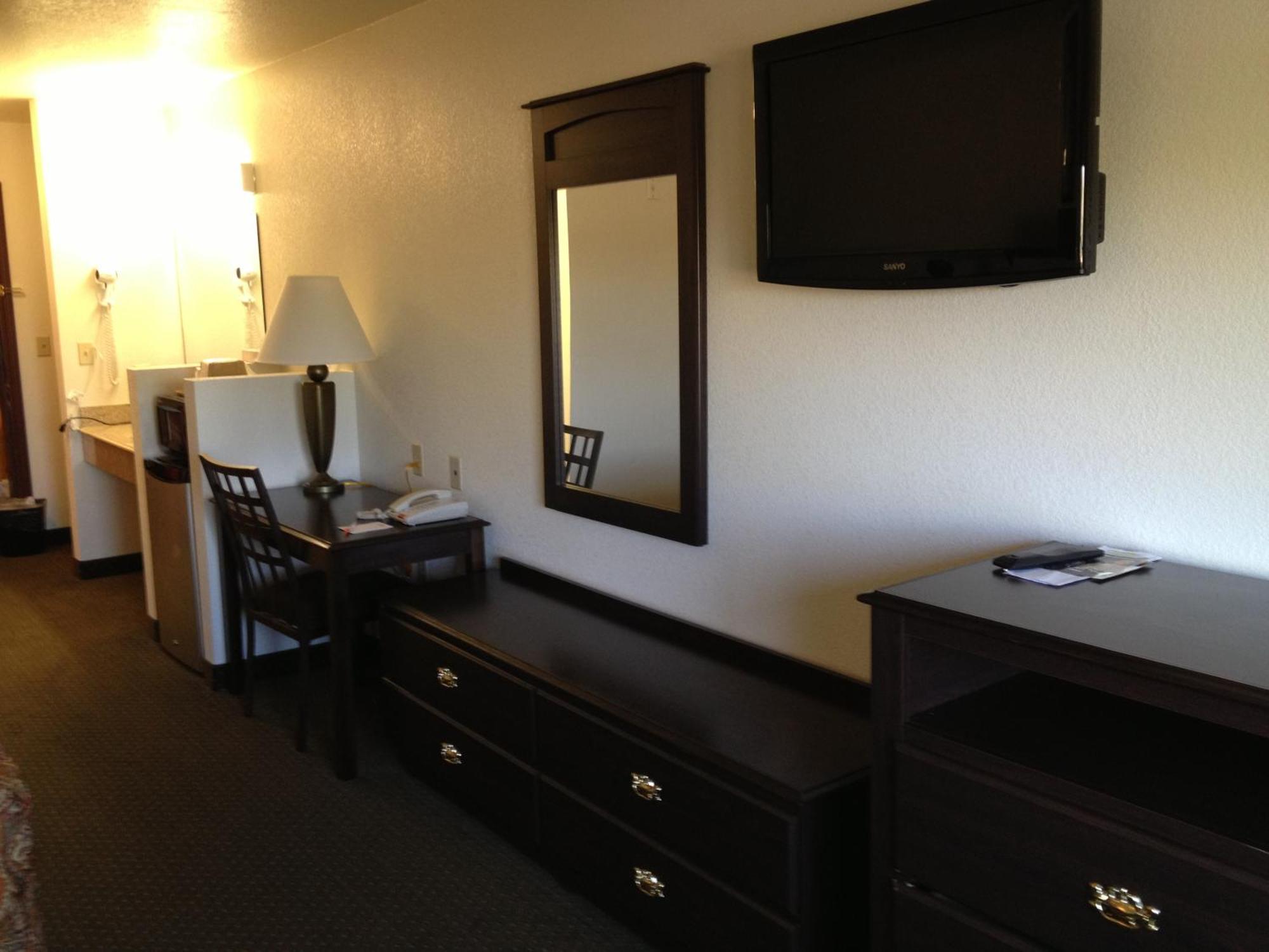 Howard Johnson By Wyndham Lubbock Tx Buitenkant foto