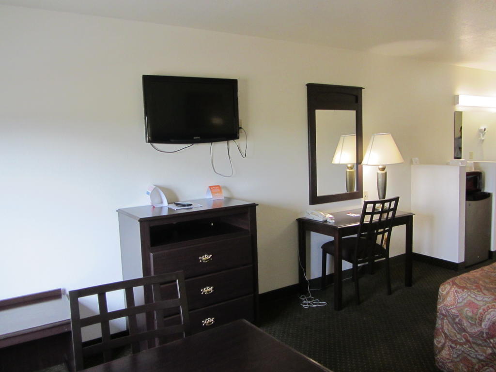 Howard Johnson By Wyndham Lubbock Tx Buitenkant foto