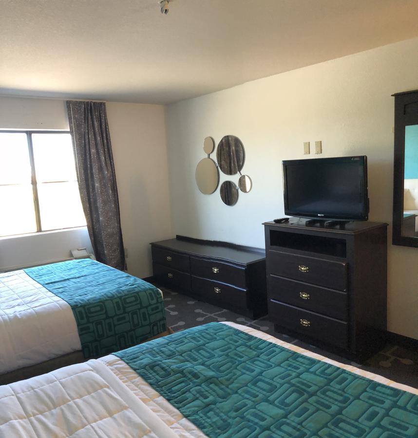 Howard Johnson By Wyndham Lubbock Tx Buitenkant foto